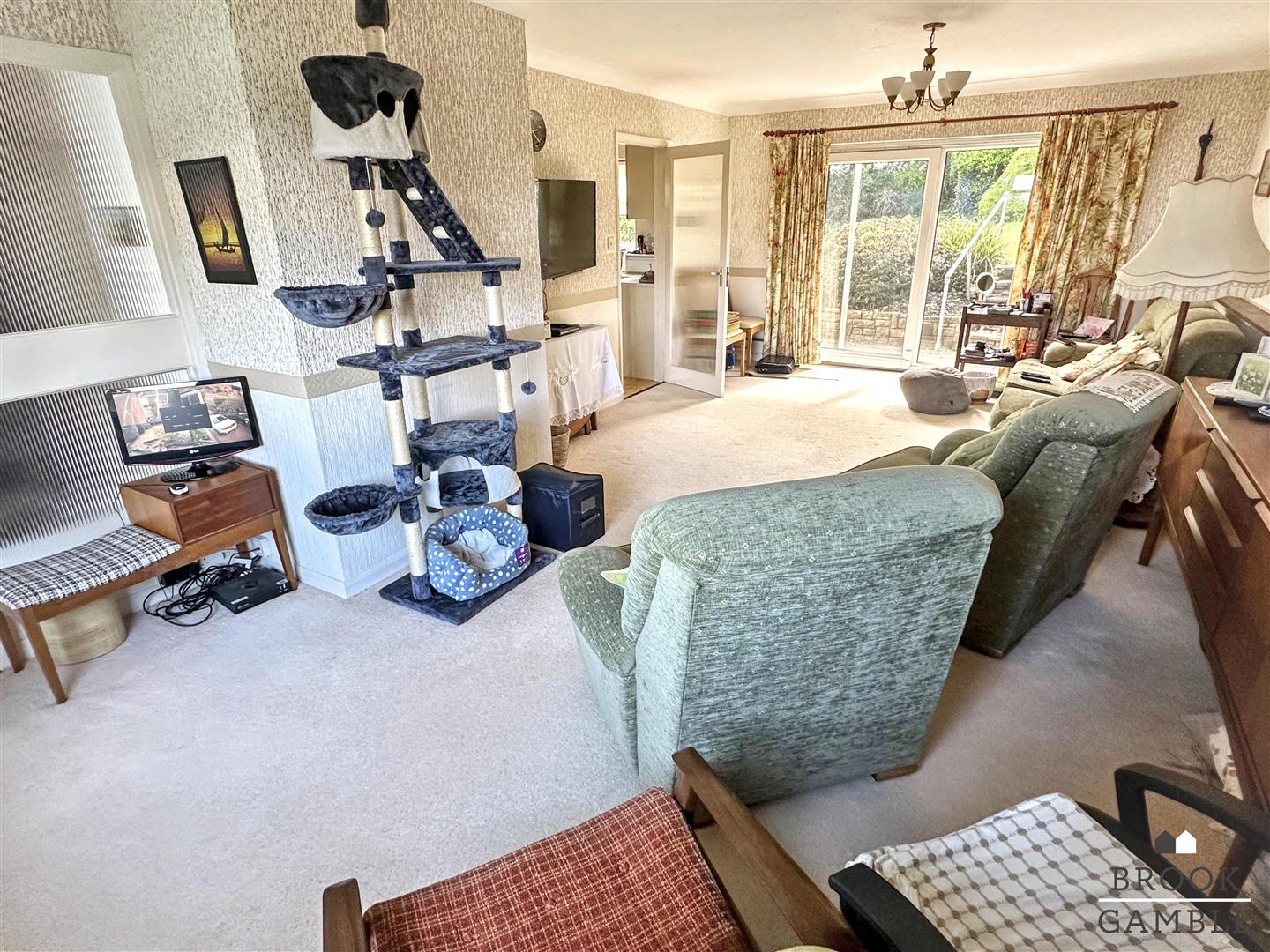3 Bedroom House. Old Mansion Close in Eastbourne, East Sussex 6